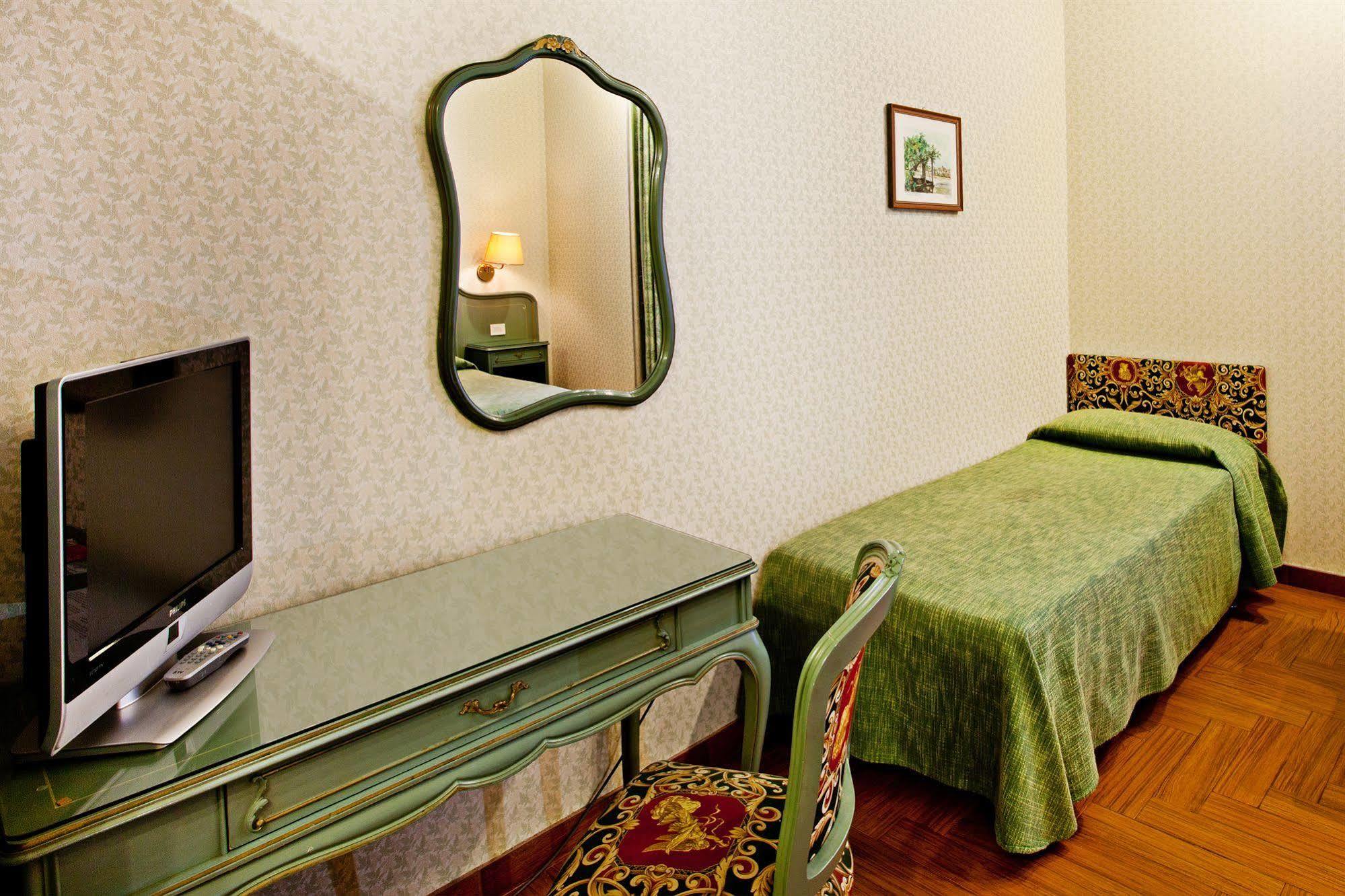 Hotel Augustea Roma Exterior foto