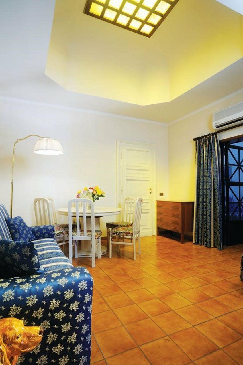 Hotel Augustea Roma Exterior foto